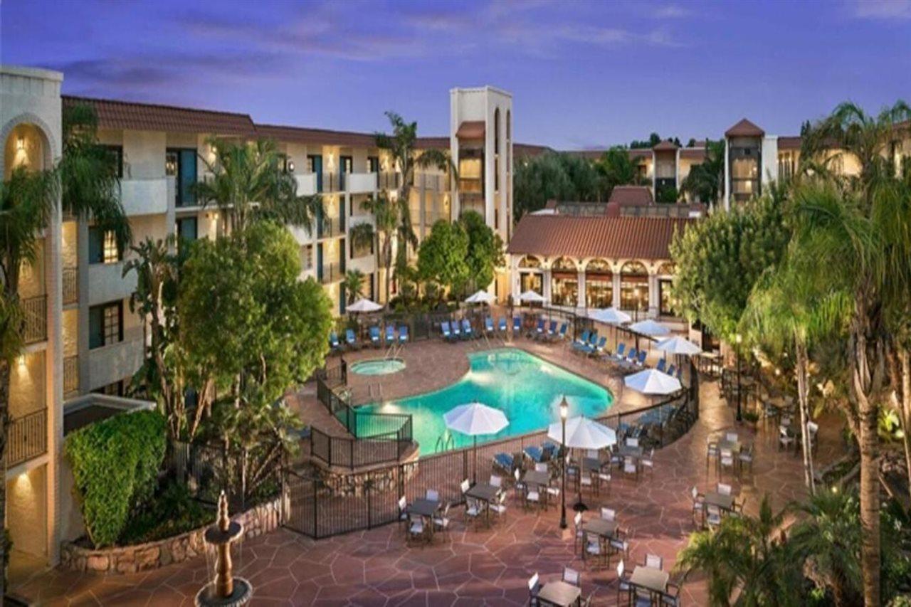 Embassy Suites By Hilton Scottsdale Resort Екстериор снимка