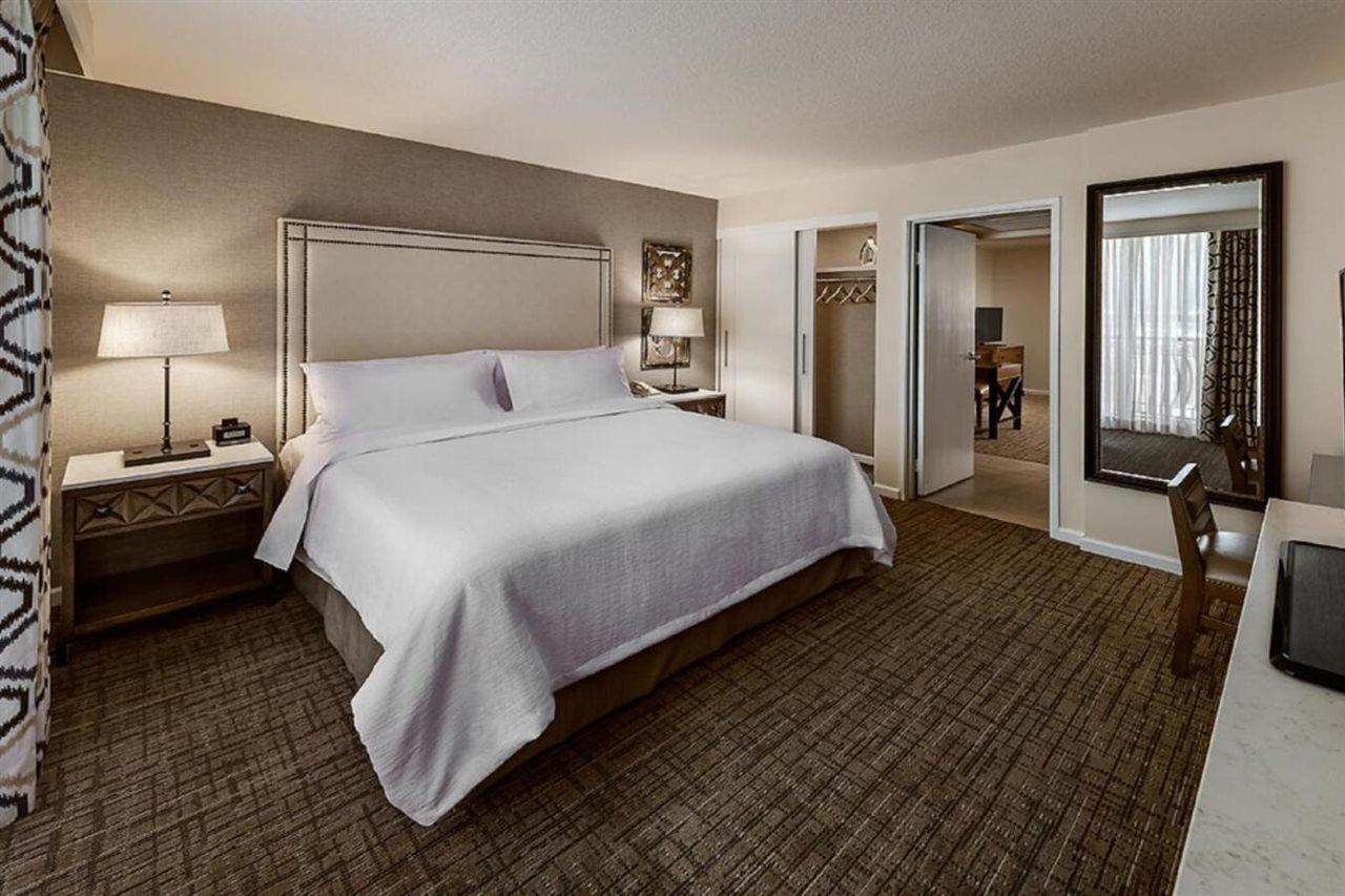 Embassy Suites By Hilton Scottsdale Resort Екстериор снимка