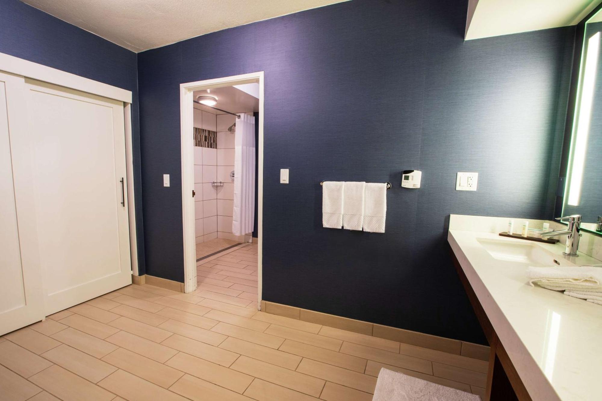 Embassy Suites By Hilton Scottsdale Resort Екстериор снимка