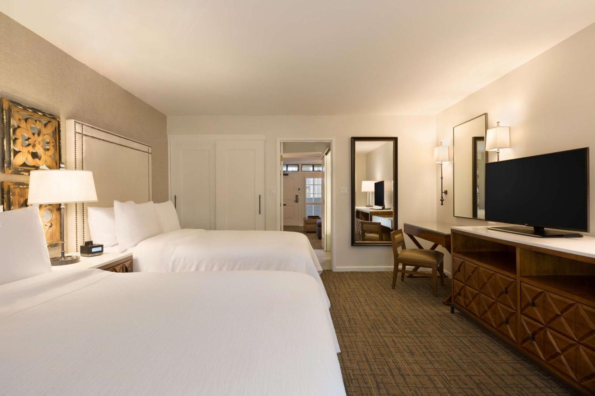 Embassy Suites By Hilton Scottsdale Resort Екстериор снимка