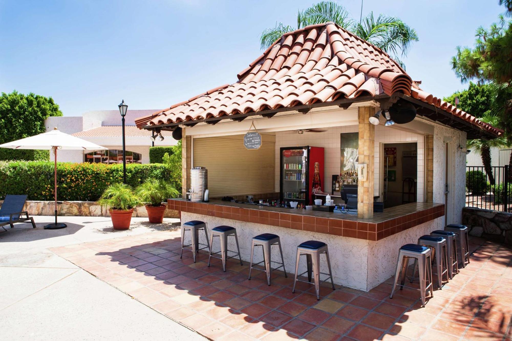 Embassy Suites By Hilton Scottsdale Resort Екстериор снимка