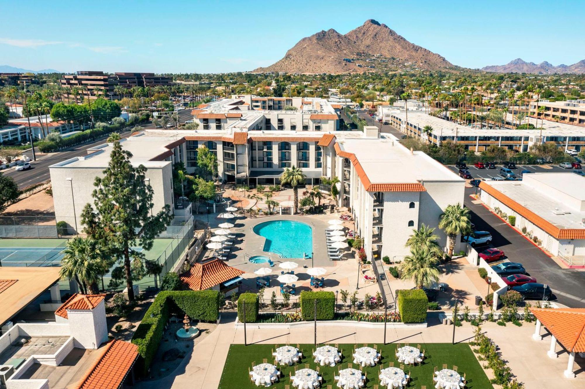 Embassy Suites By Hilton Scottsdale Resort Екстериор снимка