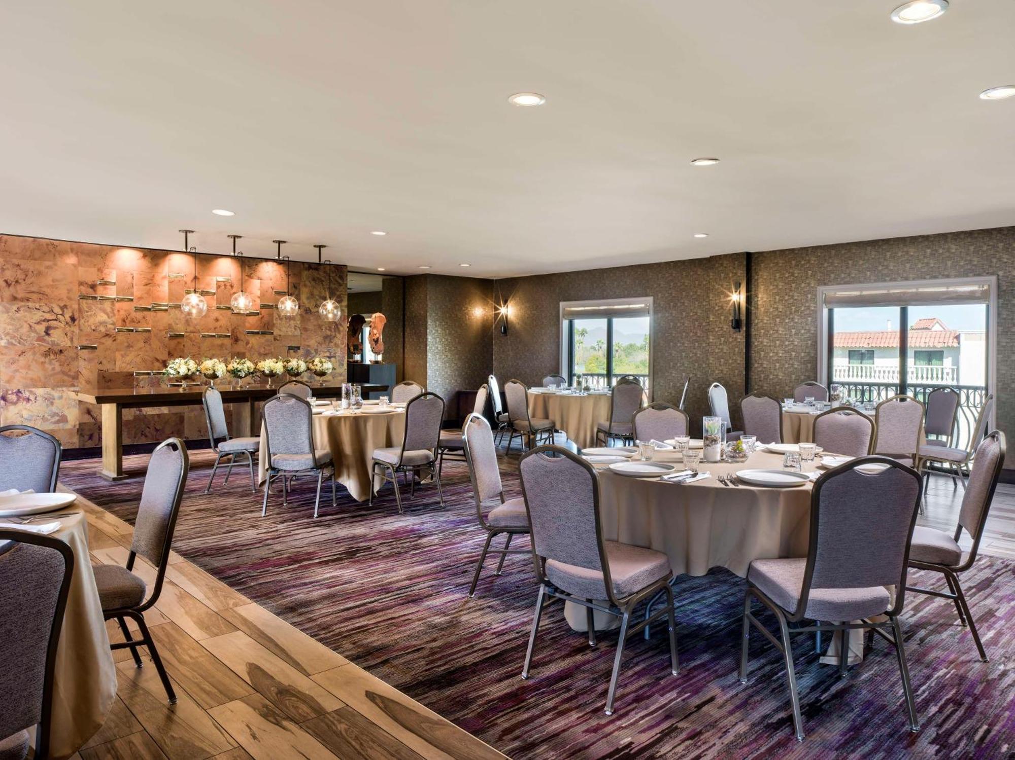 Embassy Suites By Hilton Scottsdale Resort Екстериор снимка