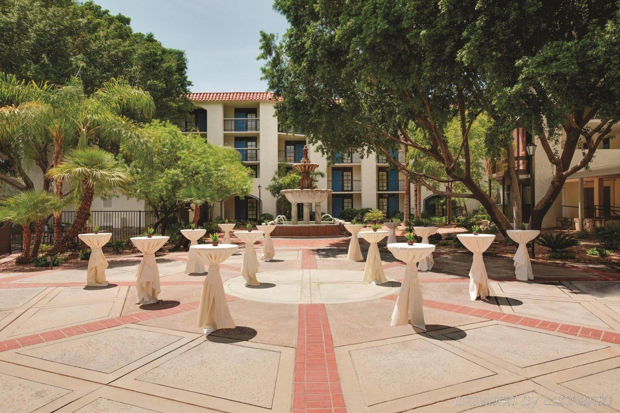 Embassy Suites By Hilton Scottsdale Resort Екстериор снимка