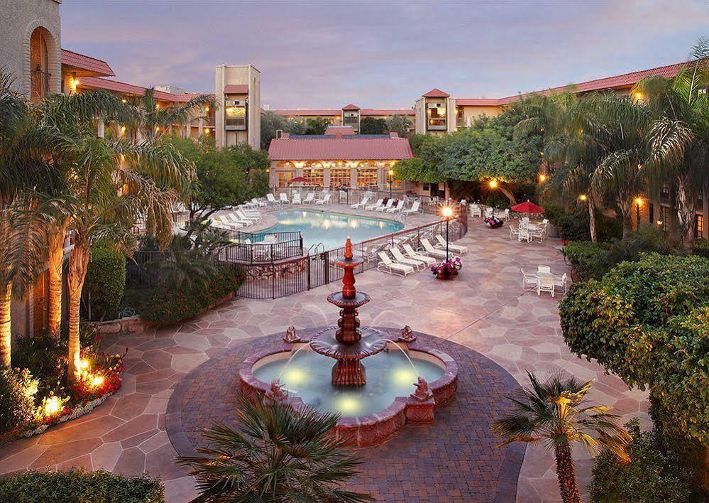 Embassy Suites By Hilton Scottsdale Resort Екстериор снимка