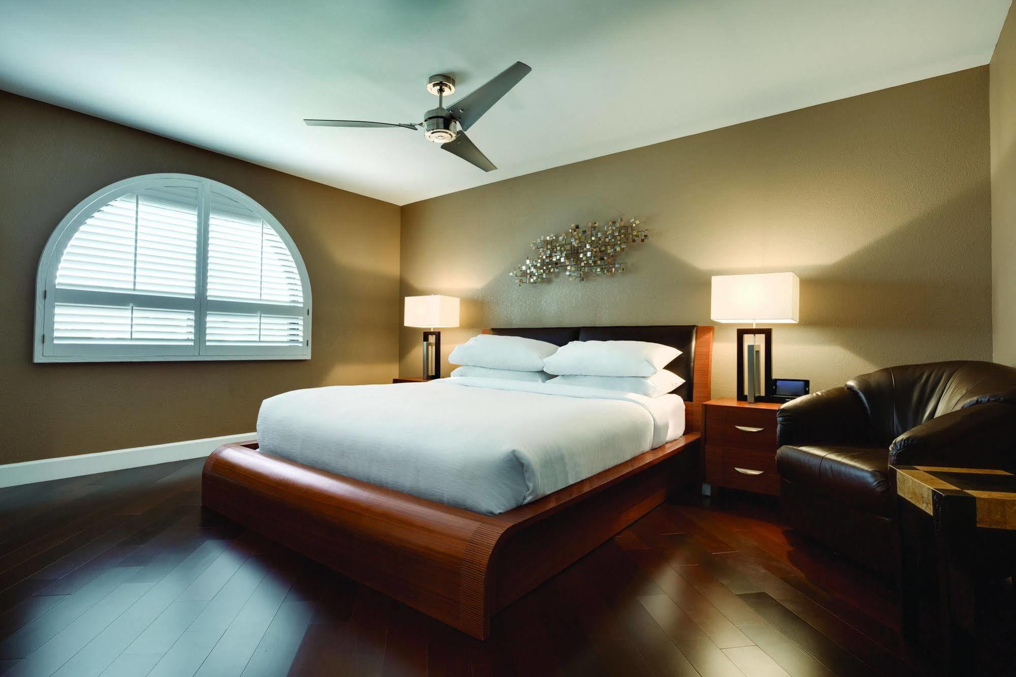 Embassy Suites By Hilton Scottsdale Resort Екстериор снимка