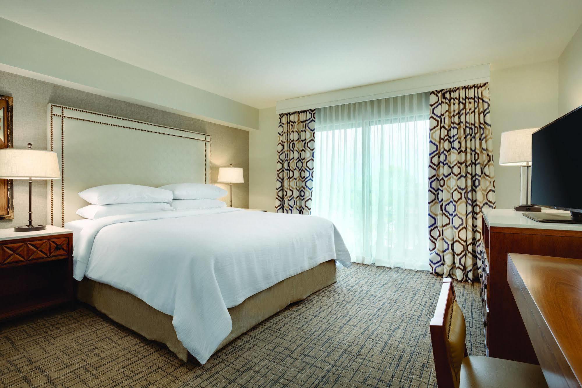 Embassy Suites By Hilton Scottsdale Resort Екстериор снимка