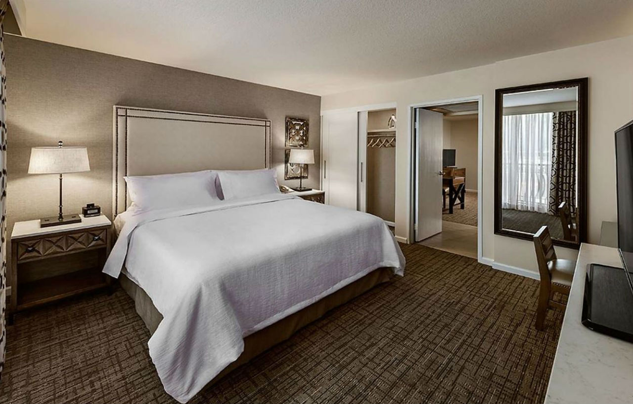 Embassy Suites By Hilton Scottsdale Resort Екстериор снимка